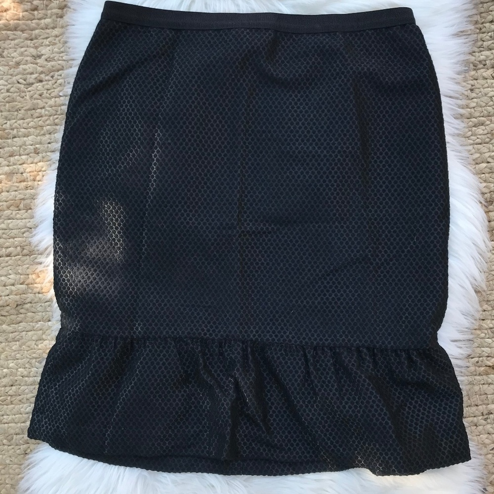 Ann Taylor Black textured skirt 10